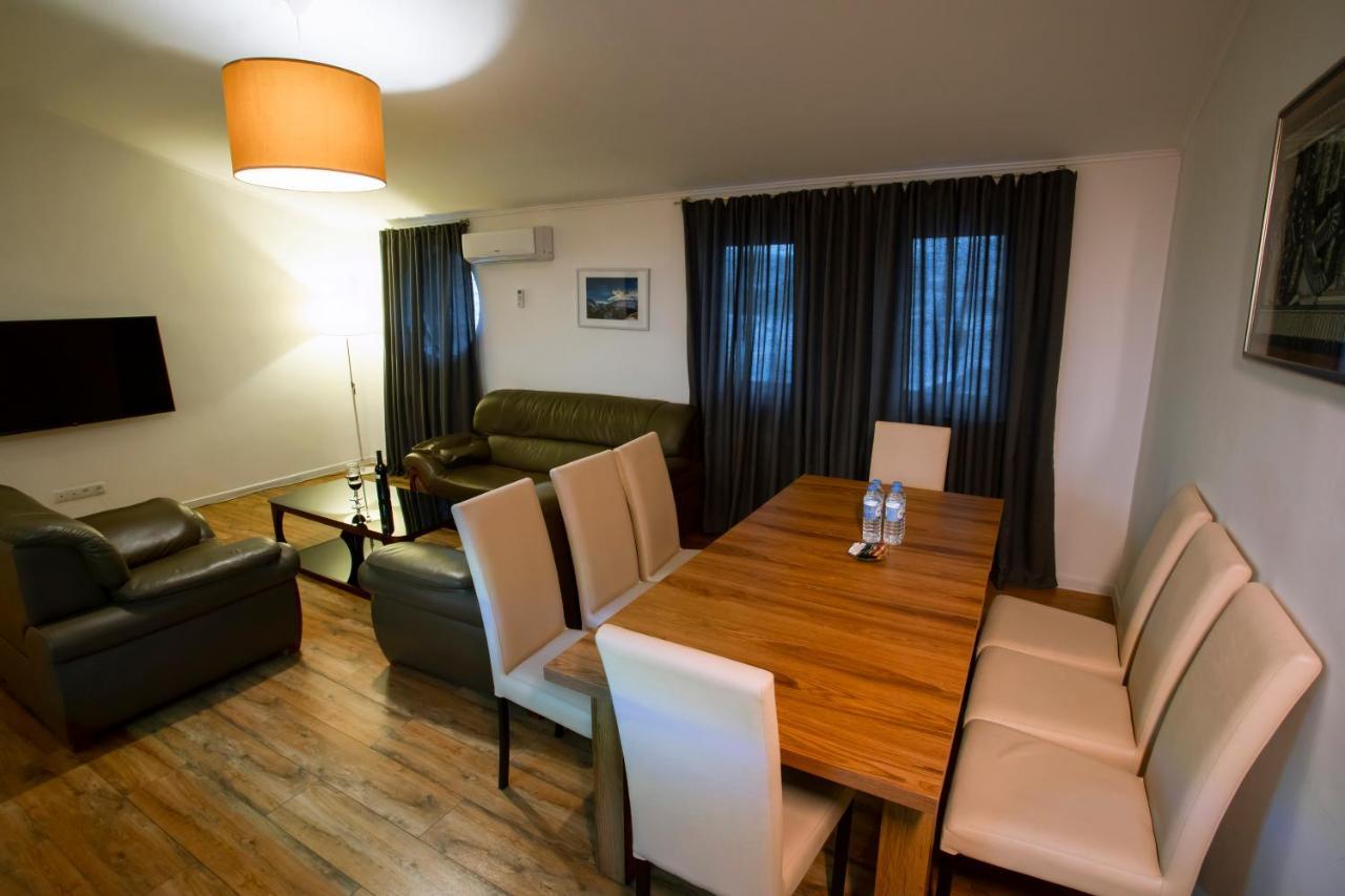 Apart Hotel West Тбілісі Екстер'єр фото
