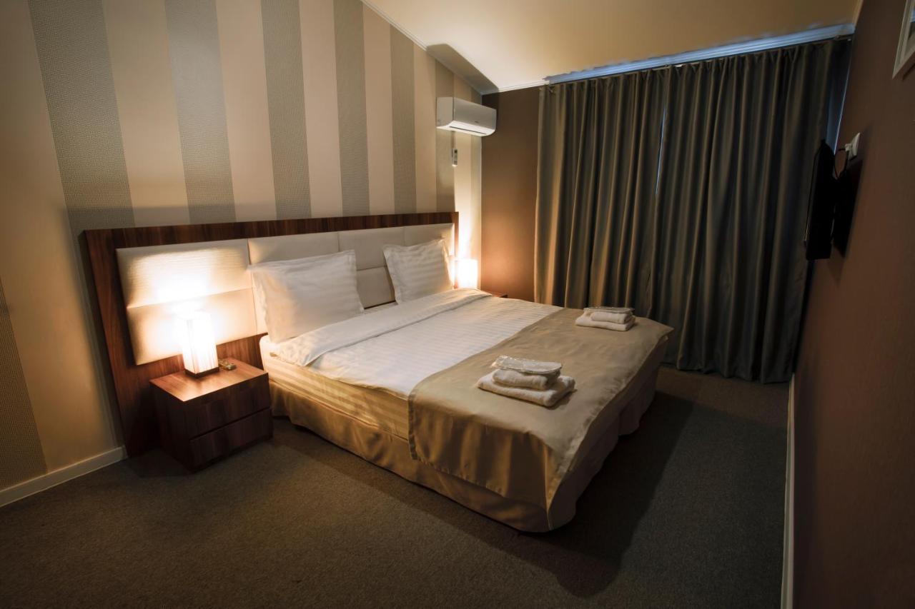 Apart Hotel West Тбілісі Екстер'єр фото