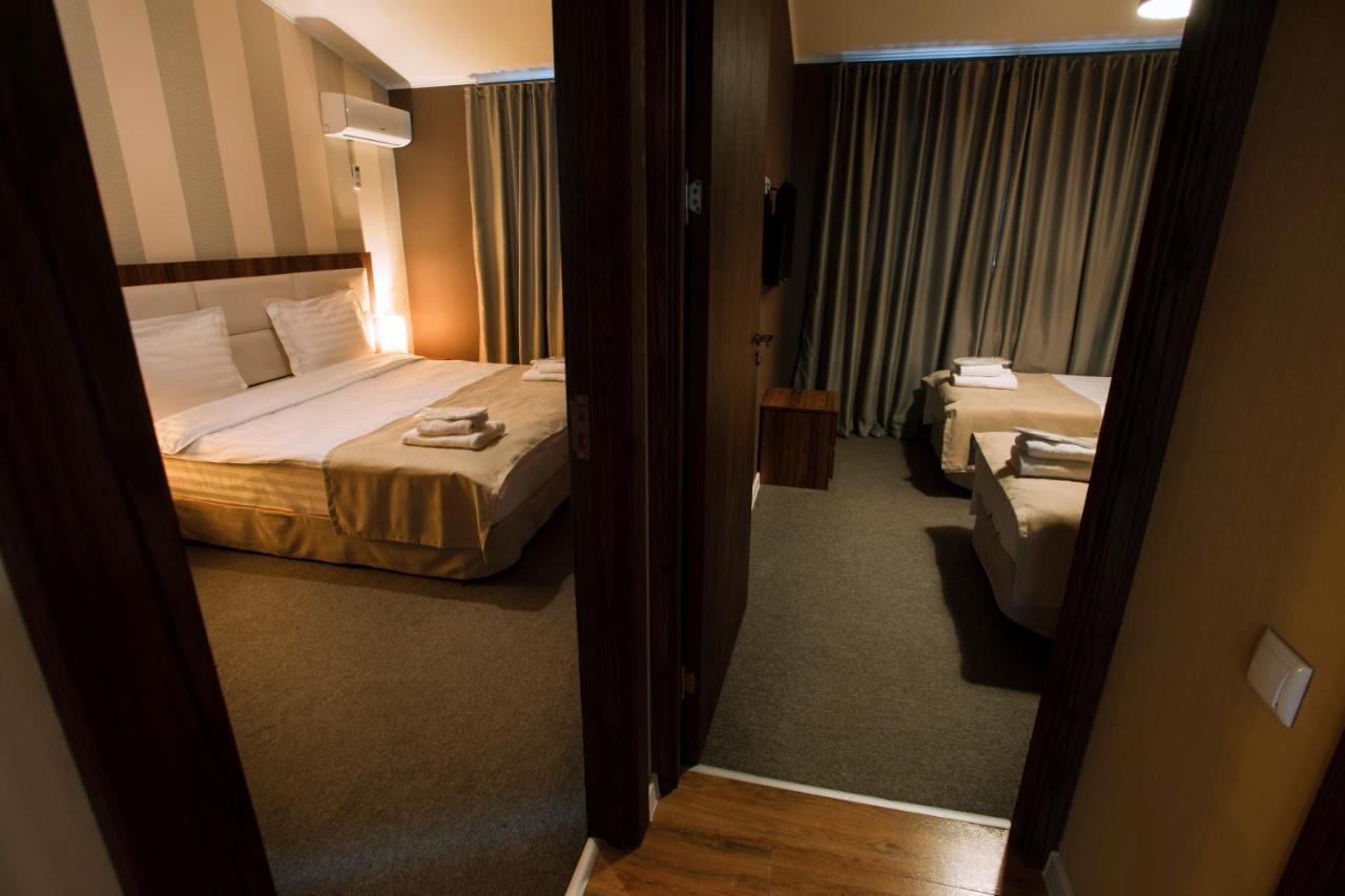 Apart Hotel West Тбілісі Екстер'єр фото