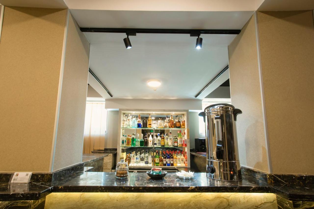 Apart Hotel West Тбілісі Екстер'єр фото