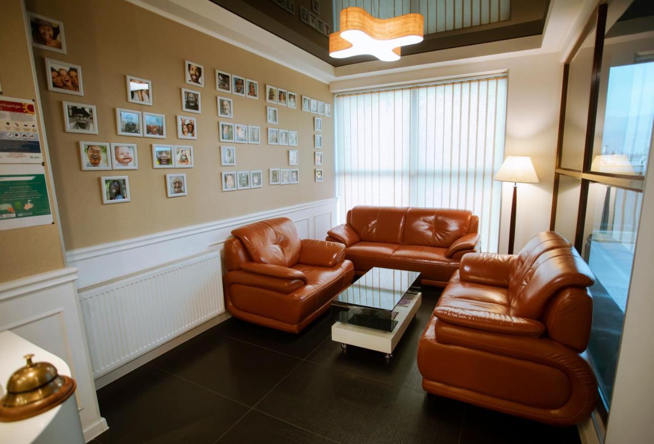 Apart Hotel West Тбілісі Екстер'єр фото