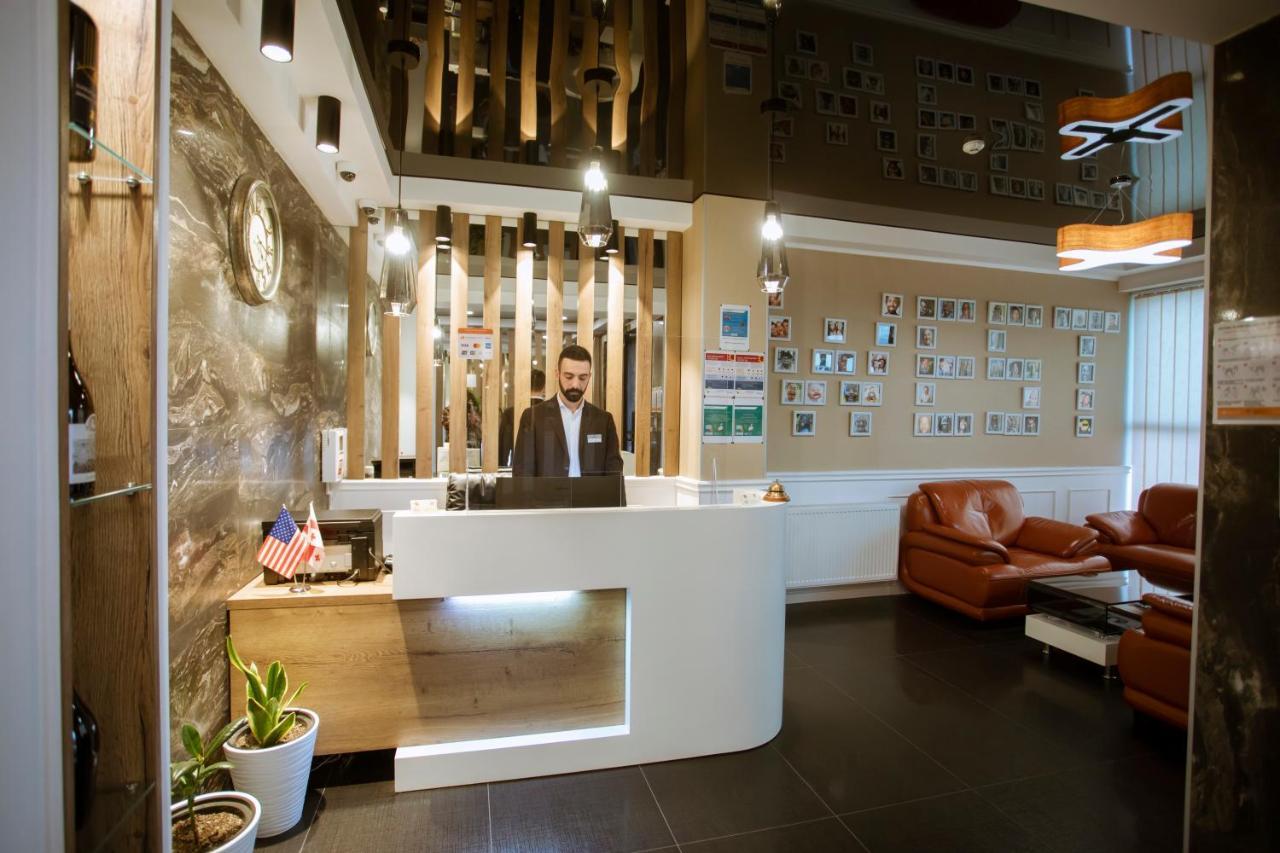 Apart Hotel West Тбілісі Екстер'єр фото