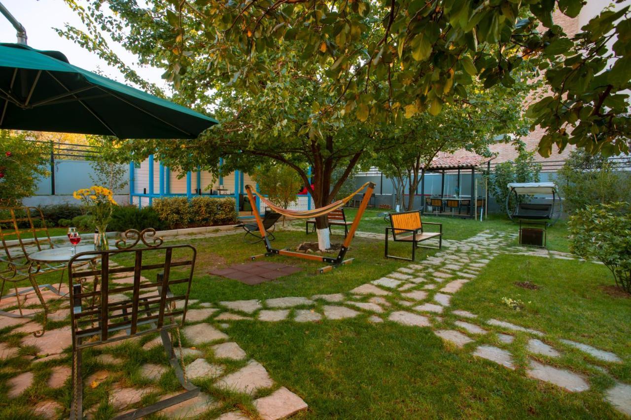 Apart Hotel West Тбілісі Екстер'єр фото