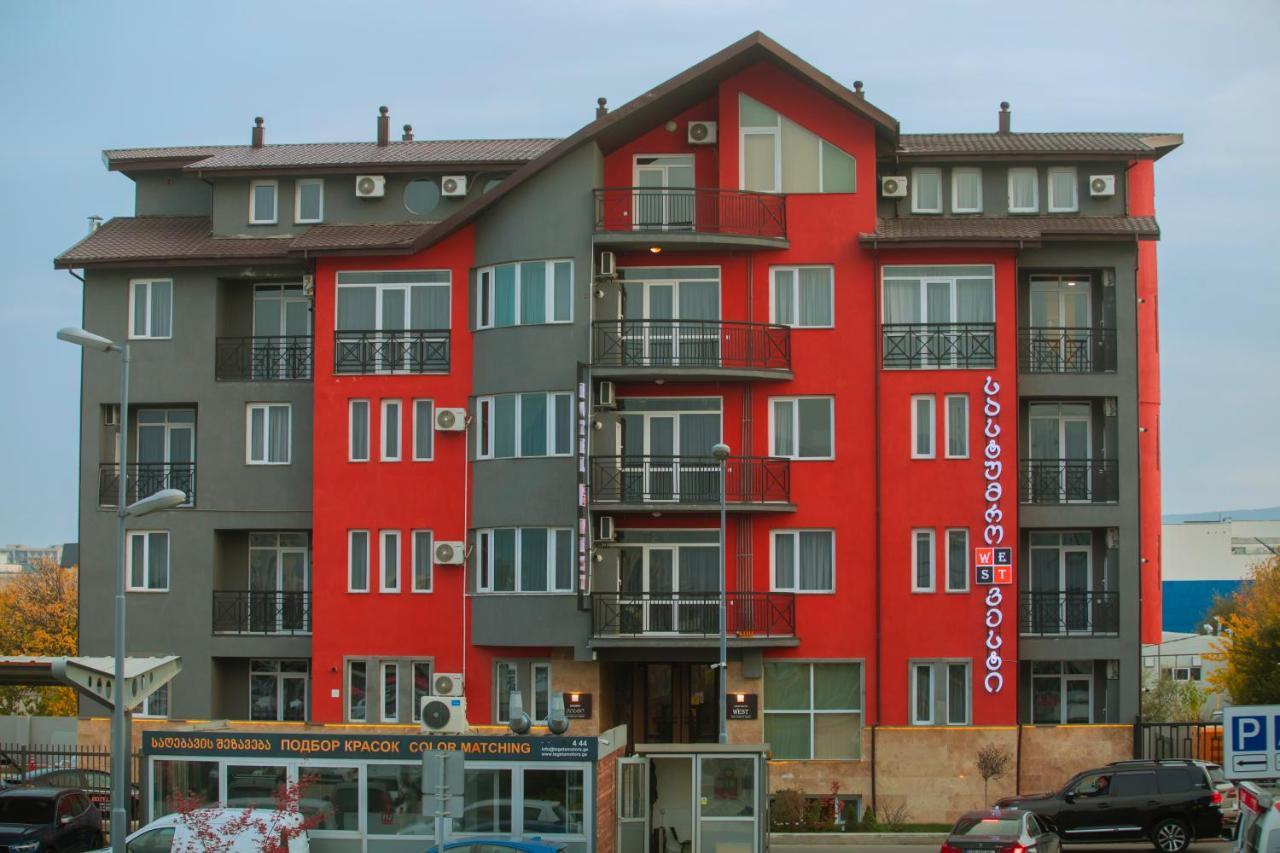 Apart Hotel West Тбілісі Екстер'єр фото