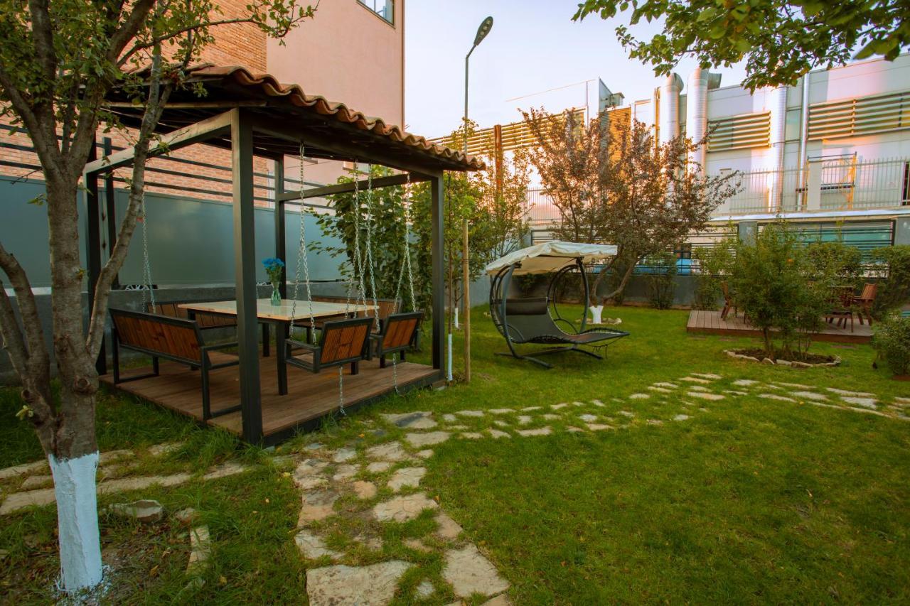 Apart Hotel West Тбілісі Екстер'єр фото