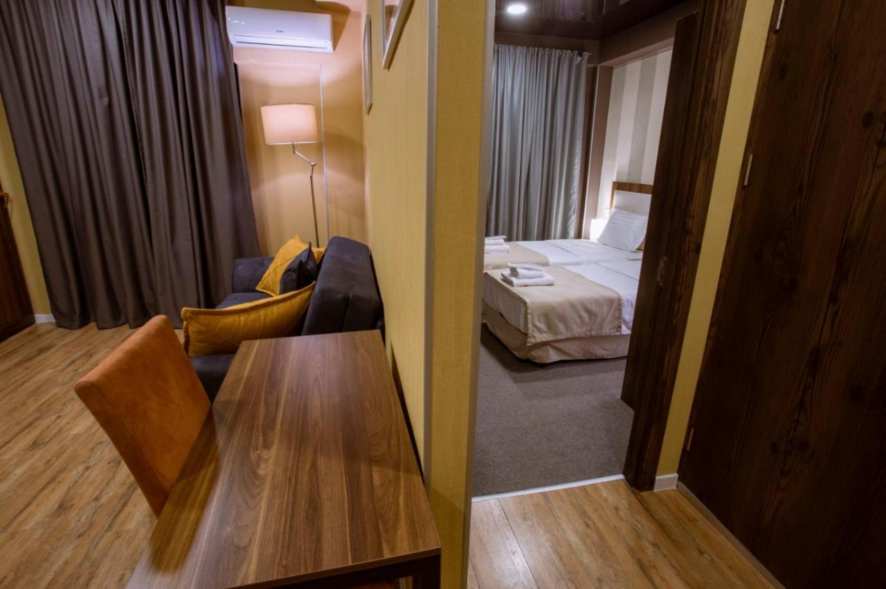 Apart Hotel West Тбілісі Екстер'єр фото