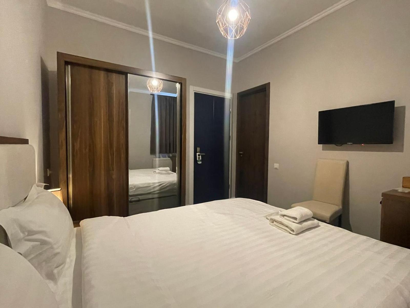 Apart Hotel West Тбілісі Екстер'єр фото