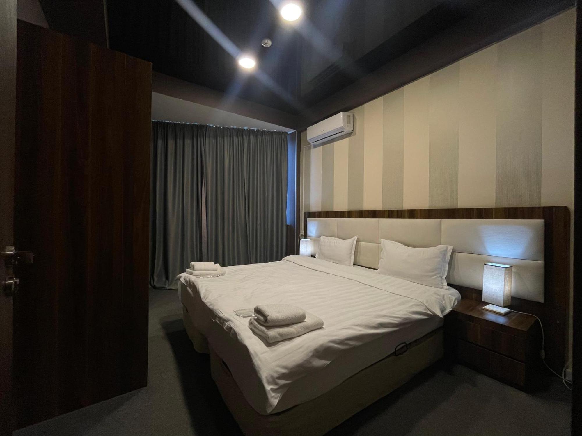 Apart Hotel West Тбілісі Екстер'єр фото