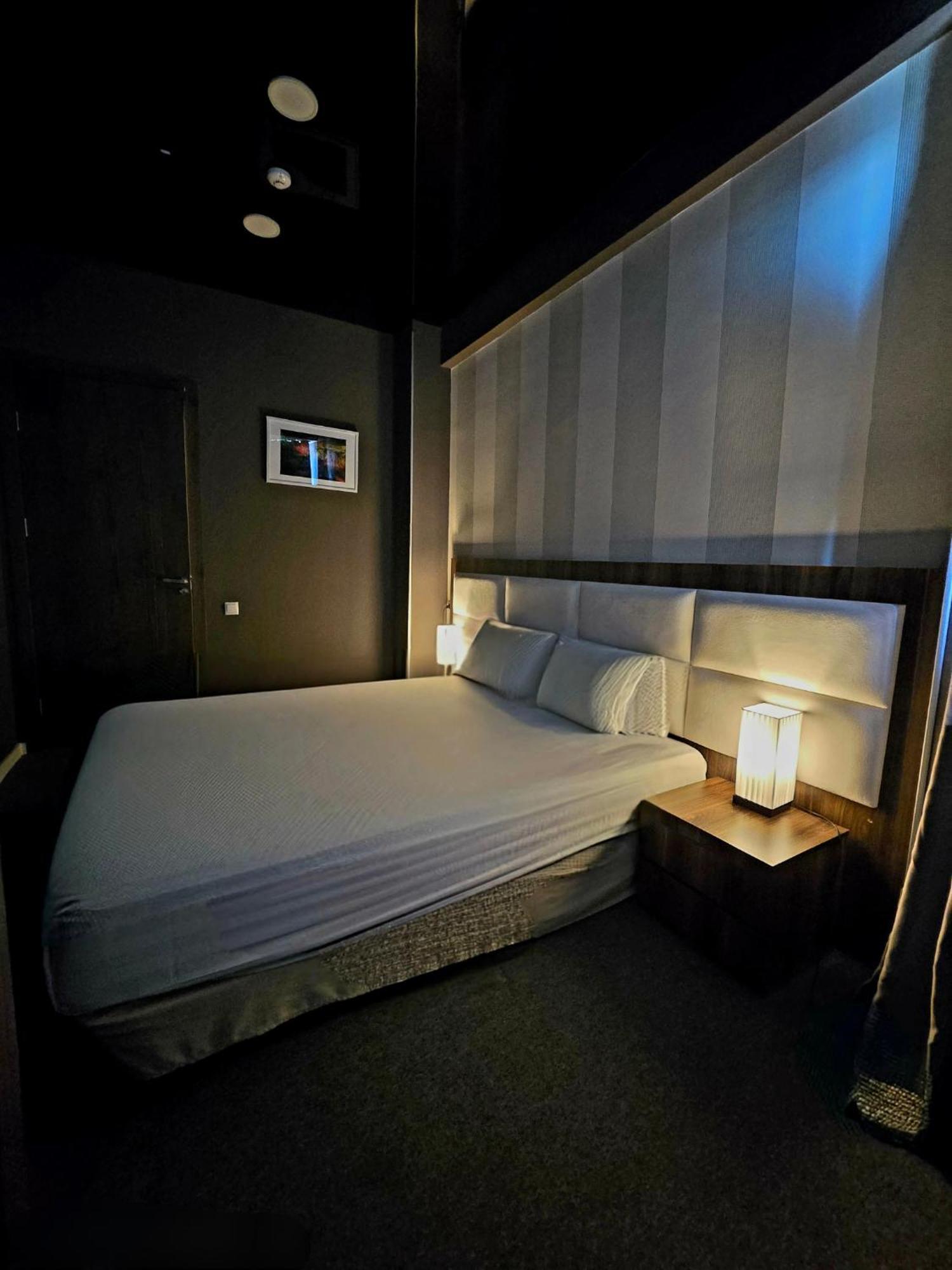 Apart Hotel West Тбілісі Екстер'єр фото