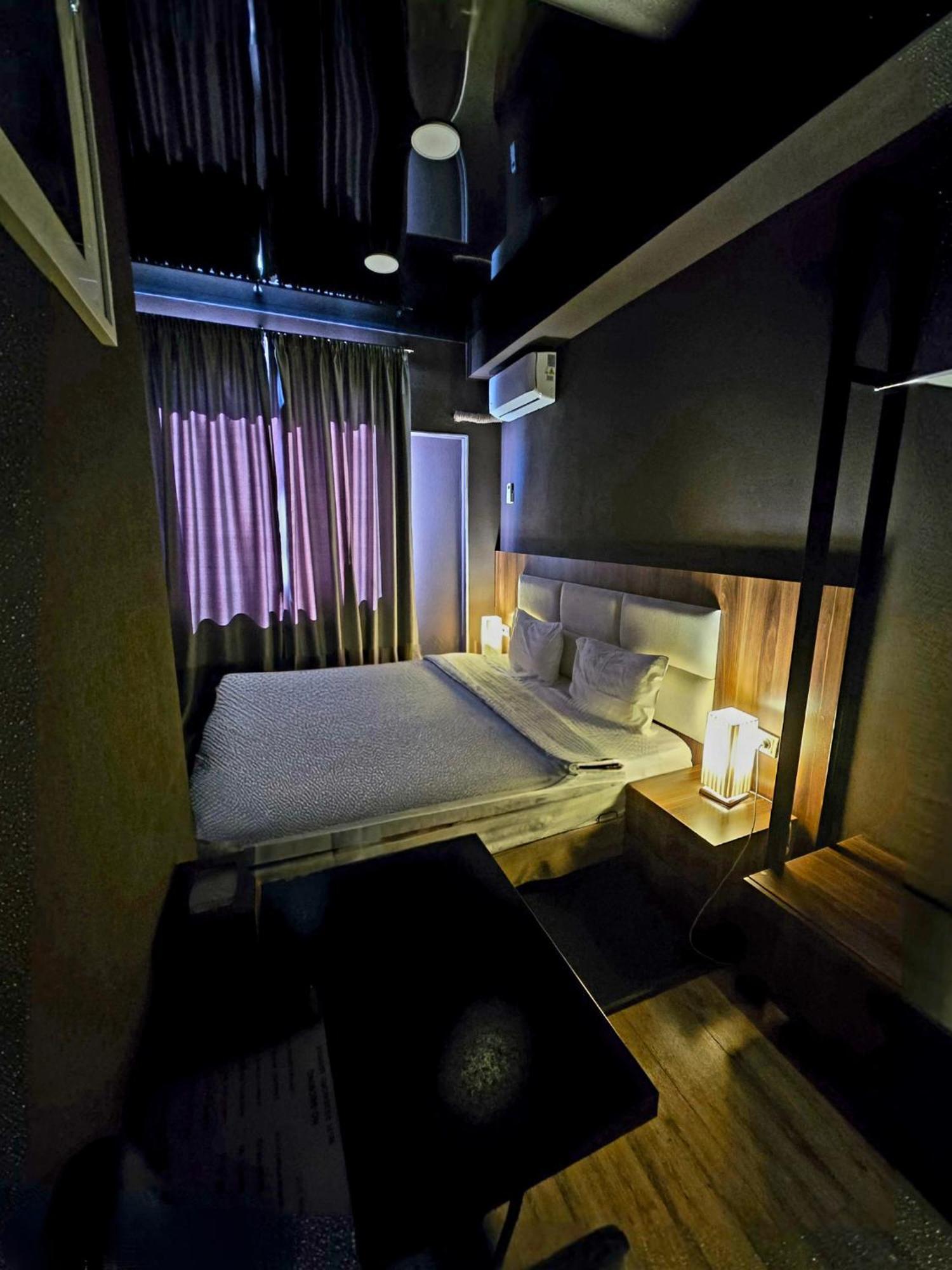 Apart Hotel West Тбілісі Екстер'єр фото