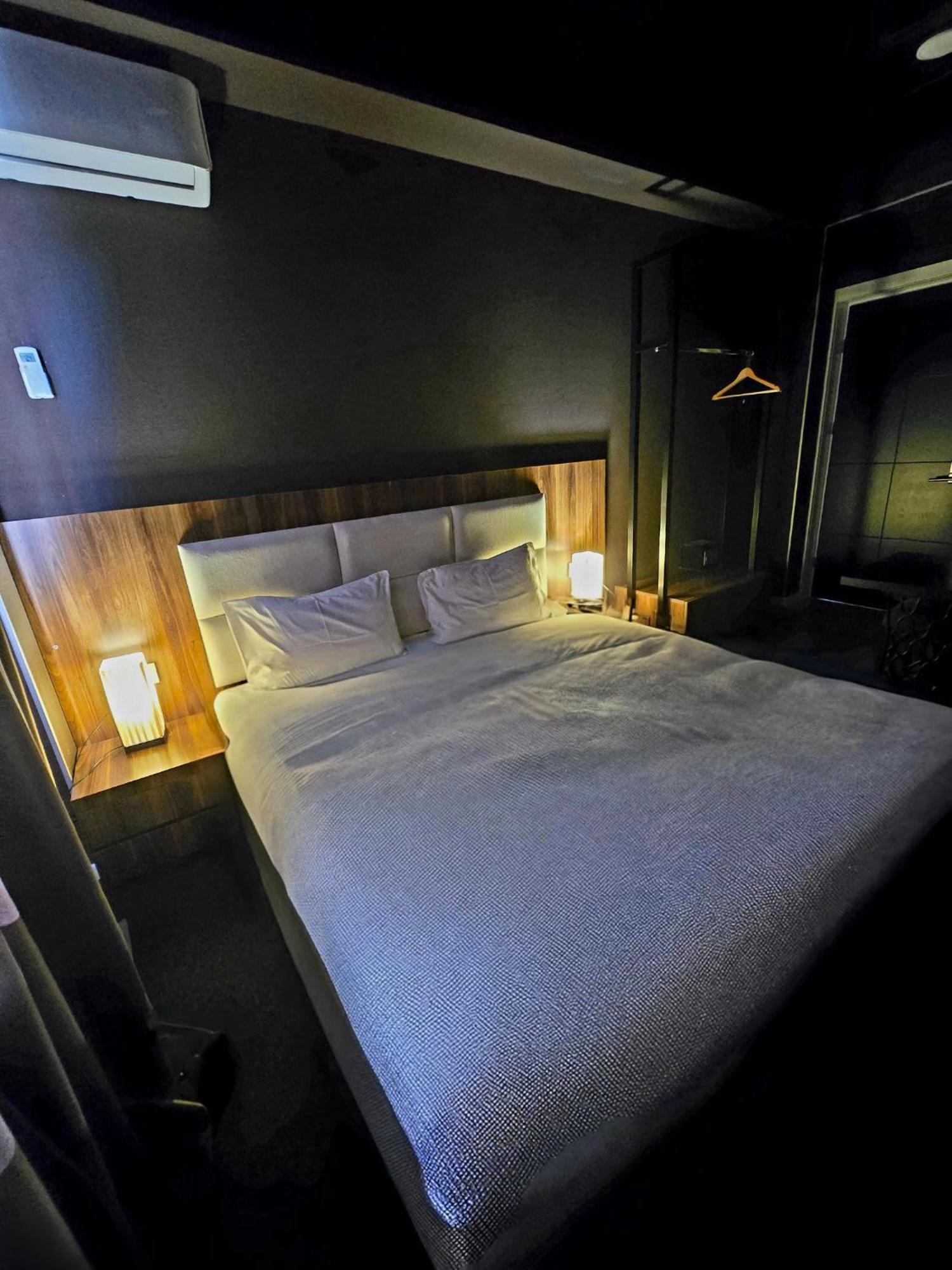 Apart Hotel West Тбілісі Екстер'єр фото