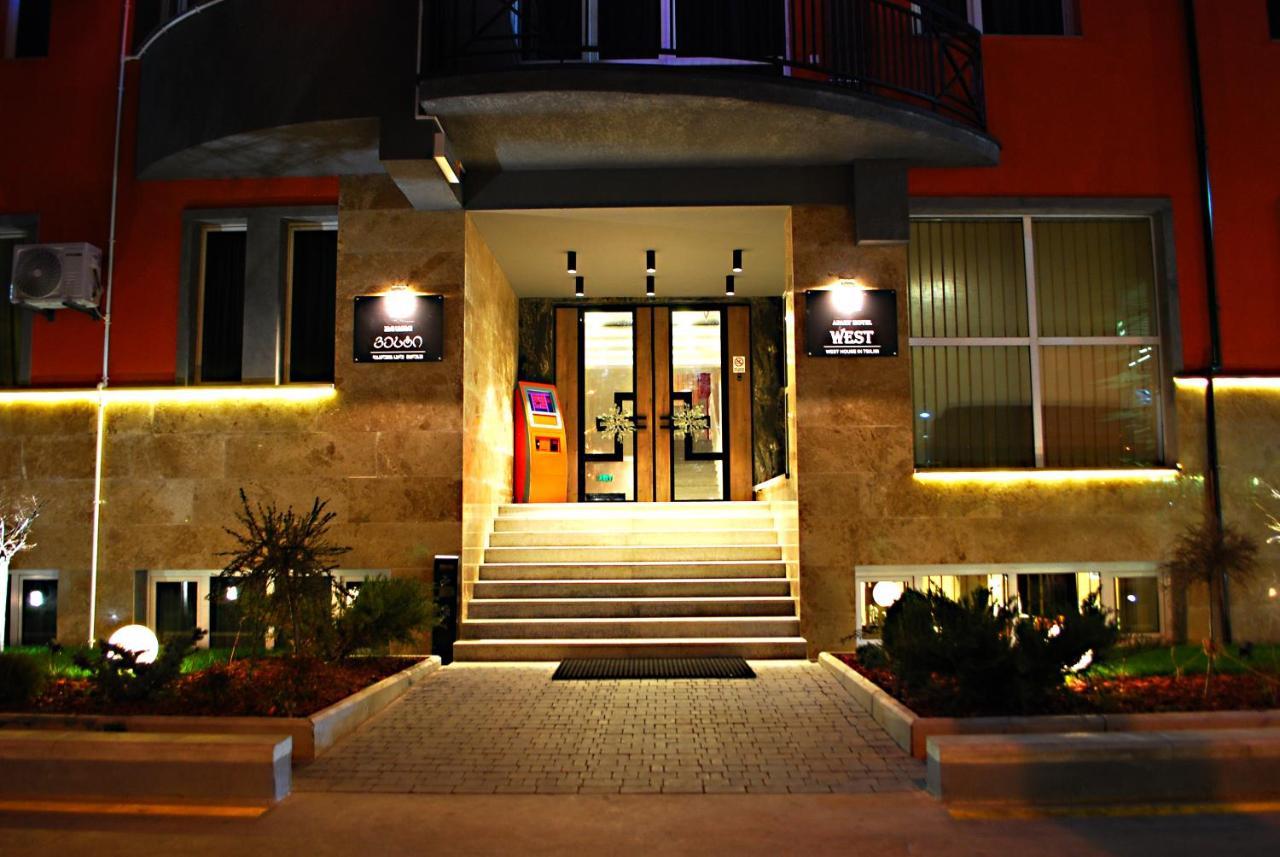 Apart Hotel West Тбілісі Екстер'єр фото